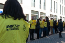 Amnesty-Aktion in einer Münchner Fußgängerzone